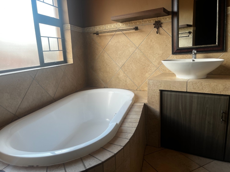 4 Bedroom Property for Sale in Melodie North West